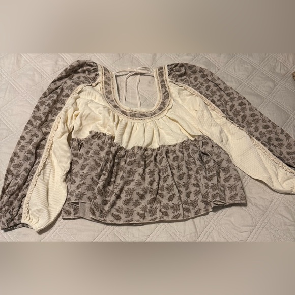 💗POL Scoop Neck Paisley Pattern Stud Detail Crop Knit Top- Natural💗 - Picture 6 of 8